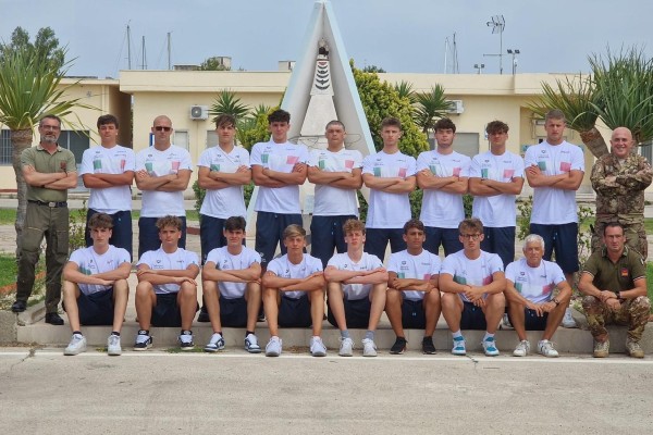 Under 18 Aeronautica390303003