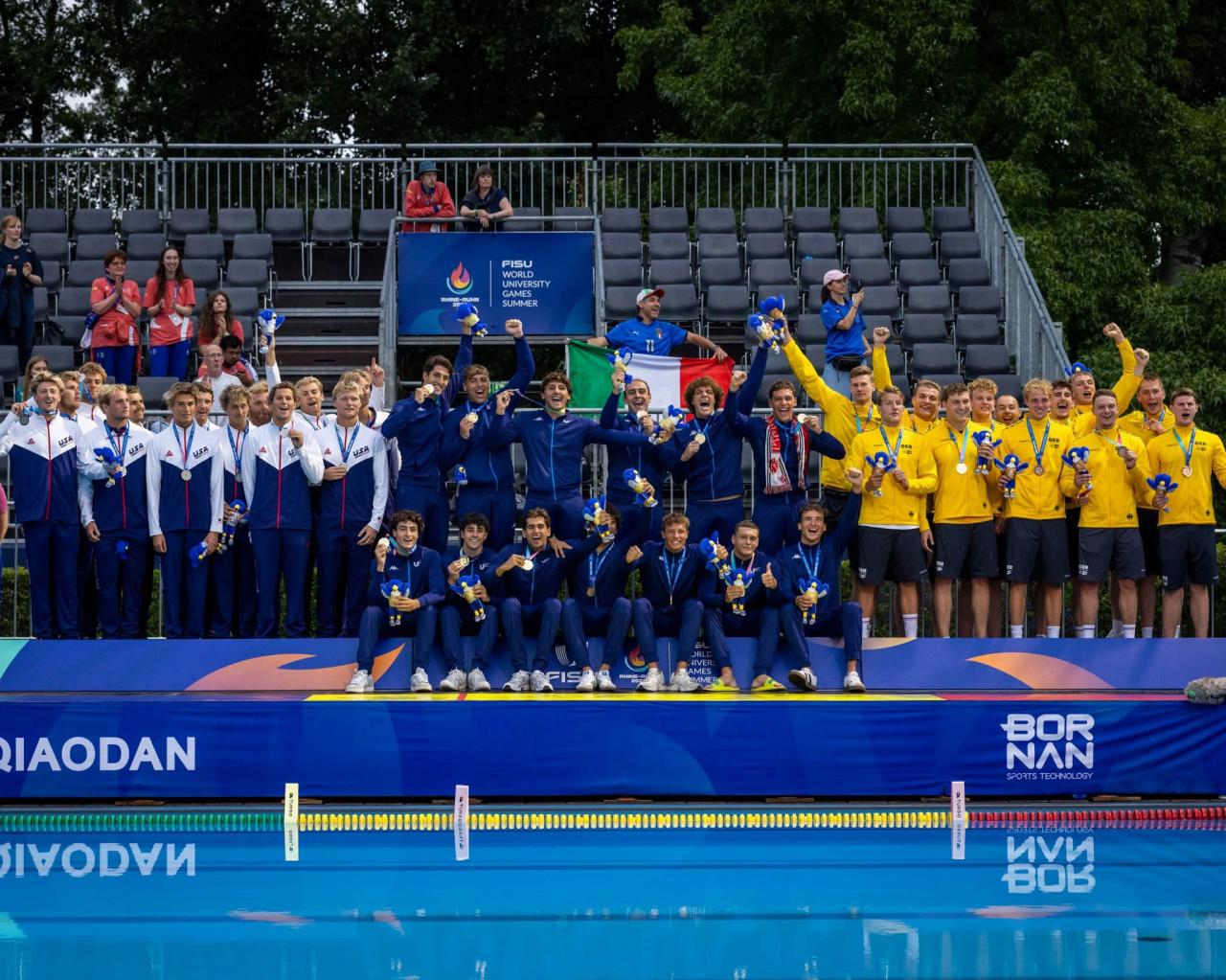images/joomgallery/originals/galleria_fotografica_8/2025_1286/universiadi_stati_uniti-italia_12-16_azzurri_doro_a_duisburg_1448/large/pallanuoto_universitaria_maschile_oro_duisburg_2025_federcusi_20250726_1902824997.jpg