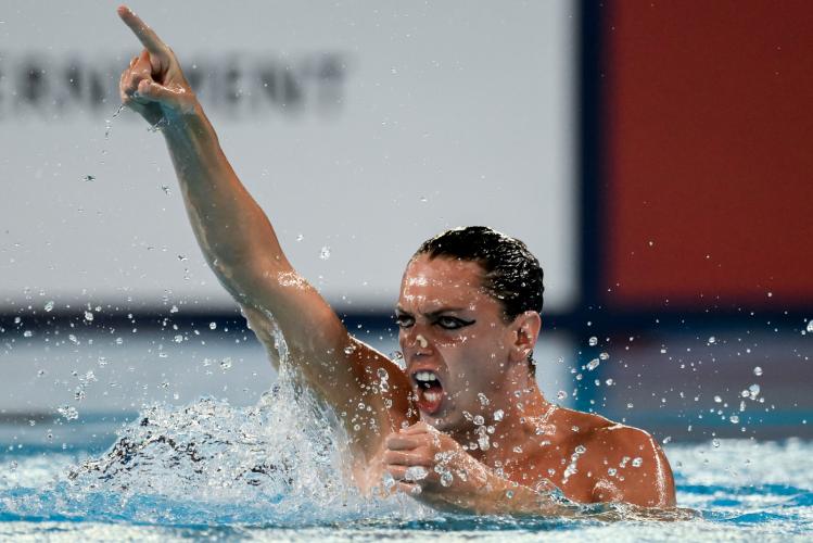 Europei di Parigi. Artistico giorno 1. Finali doppio tecnico e solo maschile tecnico.