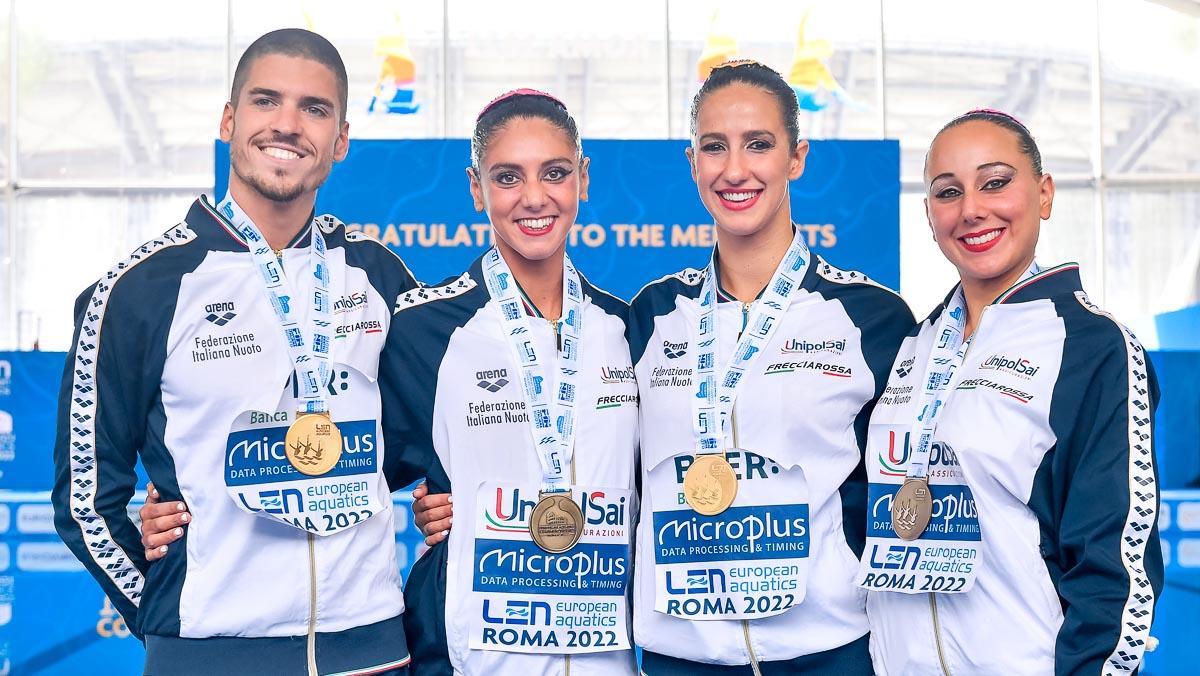 images/large/ITALY_MINISINI_Giorgio_-_RUGGIERO_Lucrezia_Gold_Medal_CERRUTI_Linda_-_FERRO_Costanza_Bronze_Medal_DBM_PM12105.JPG