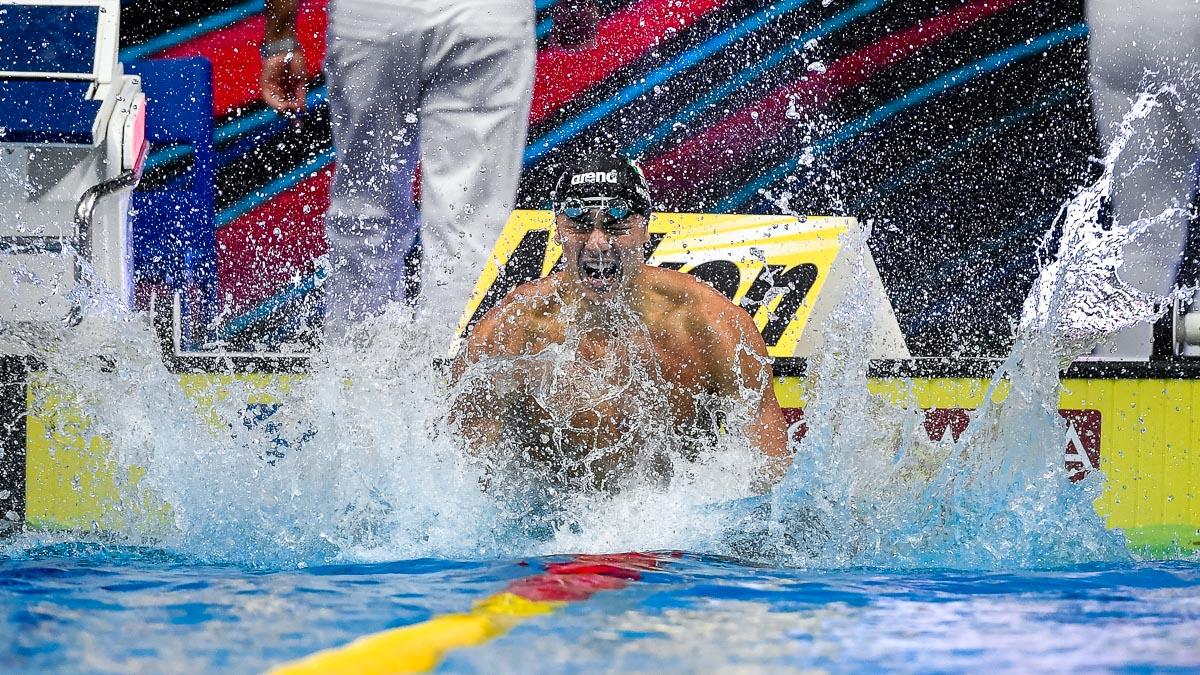 images/large/MARTINENGHI_Nicolo_ITA_celebrating_Gold_Medal_DBM_AS21293.JPG