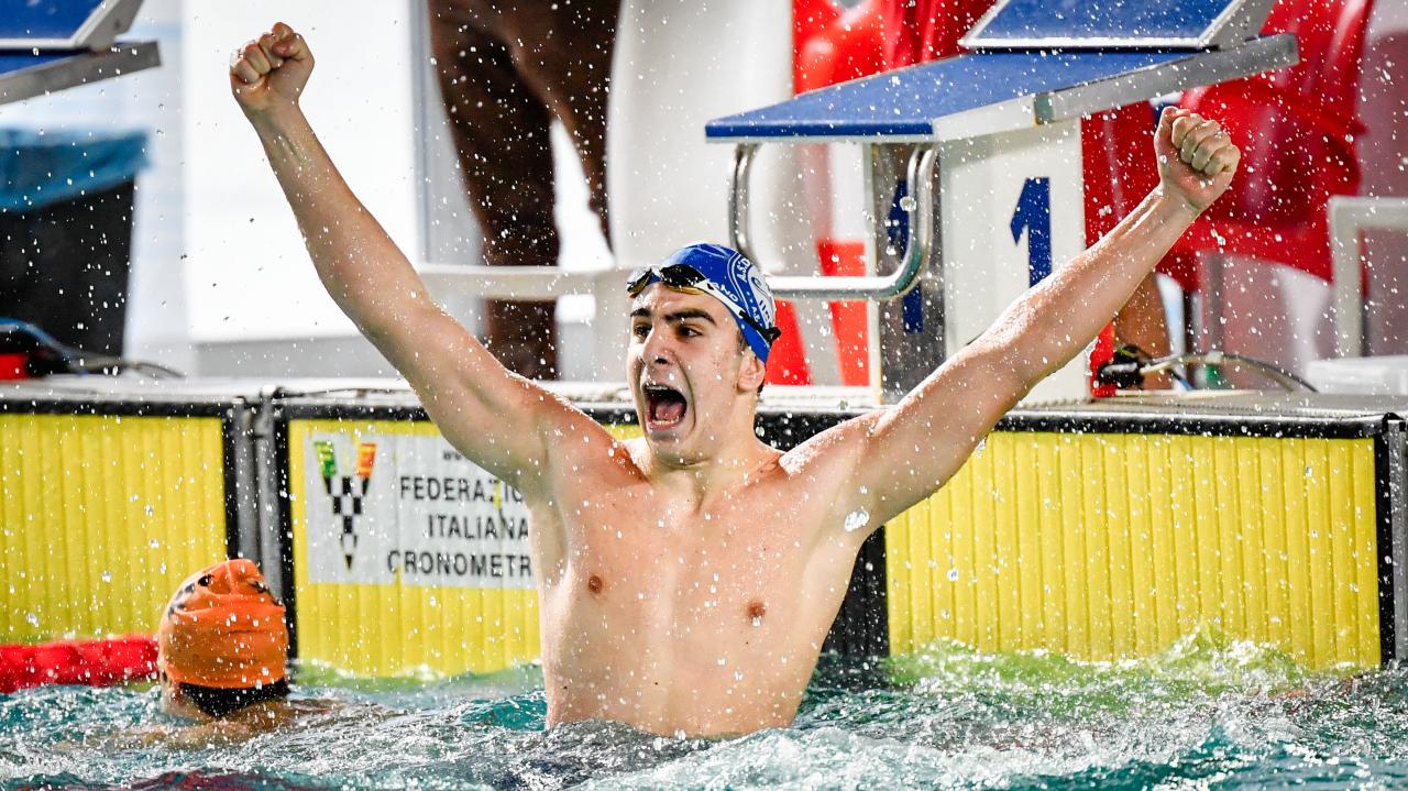 images/large/Rosetana_Nuoto2.jpg