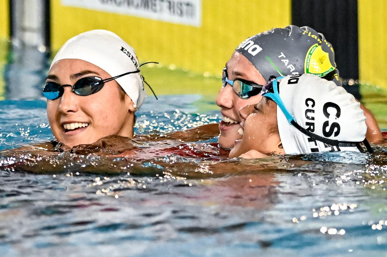 images/large/Sofia_Morini_of_C.S._Esercito_bronze_Chiara_Tarantino_of_Fiamme_Gialle_Nuoto_gold_Sara_Curtis_of_CS_Roero_silver_DBM_RC34498.JPG